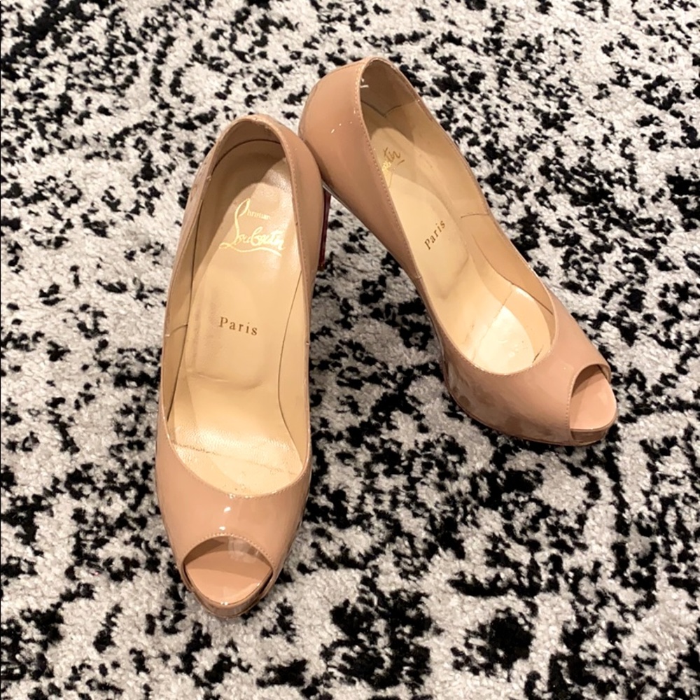 Louboutin Very Prive platform pump